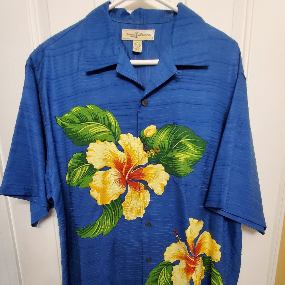 TOMMY BAHAMA MENS SILK SHIRT WITH COPYRIGHTED PRINT ARTWORK